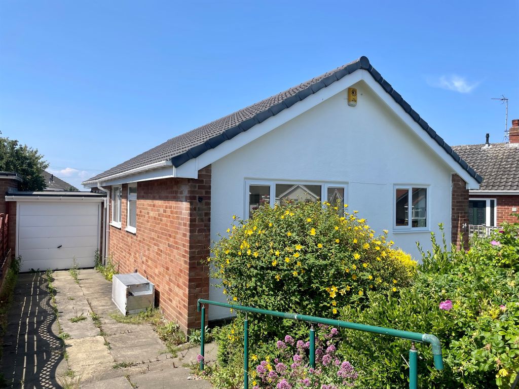 3 bed detached bungalow for sale in Templegate Avenue, Leeds LS15, £