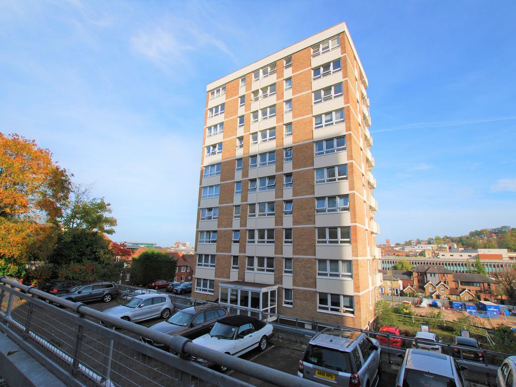 1 bed flat to rent in Mount Court, The Mount, Guildford, Surrey GU2, £