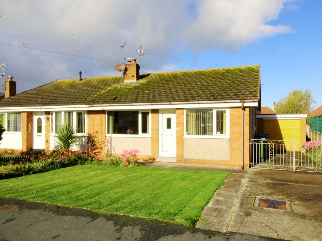 2 bed bungalow for sale in Spruce Avenue, Rhyl, Denbighshire LL18 Zoopla