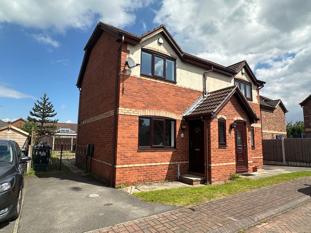 2 bed semidetached house to rent in Church Meadow Road, Rossington
