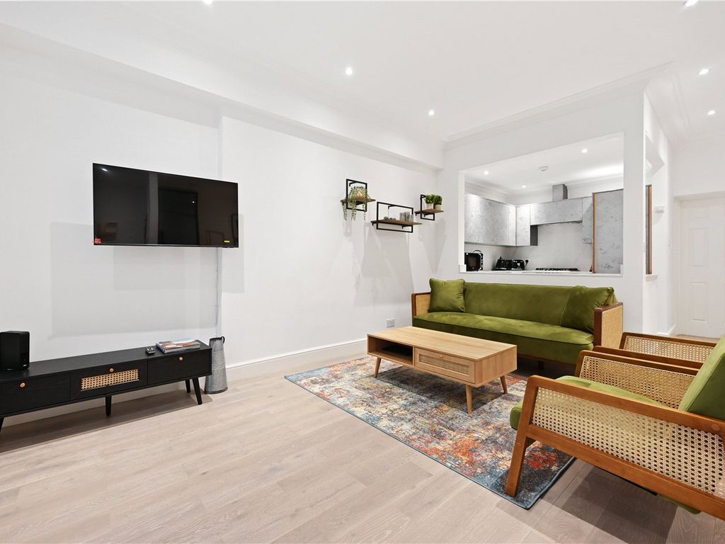 2 bed flat to rent in De Vere Gardens, Kensington, London W8, £3,012 pcm Zoopla