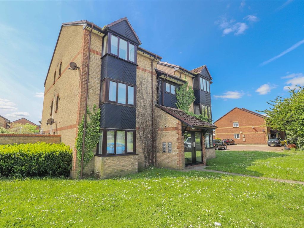 Studio for sale in Holly Gardens, West Drayton UB7 Zoopla