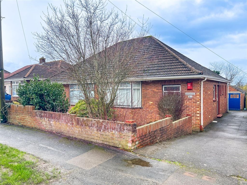 2 bed semidetached bungalow for sale in Kelvin Grove, Portchester