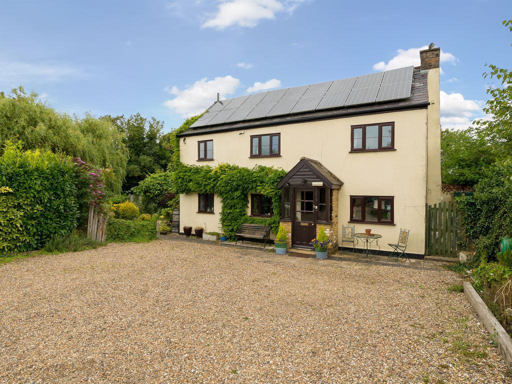 4 bed detached house for sale in Startops End, Marsworth, Tring HP23, £