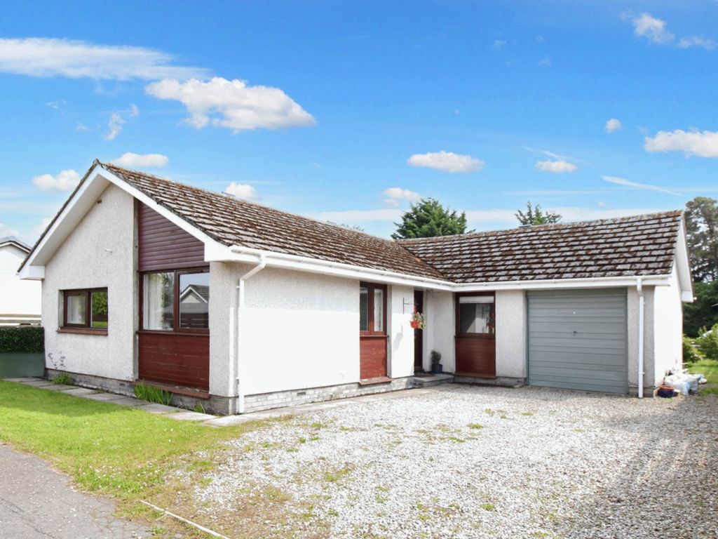 3 bed detached bungalow for sale in Hawthorn Gardens, Nairn IV12, £