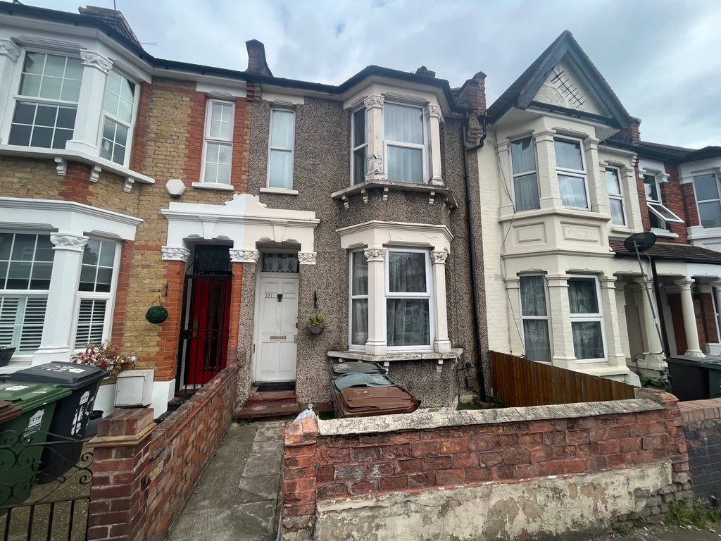 3 bed terraced house for sale in Winchester Road, London E4 Zoopla