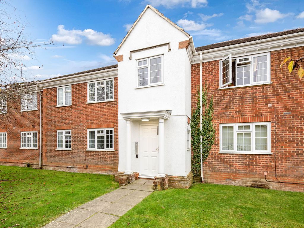 1 bed flat to rent in Kingfisher Way, Bicester OX26, £875 pcm Zoopla
