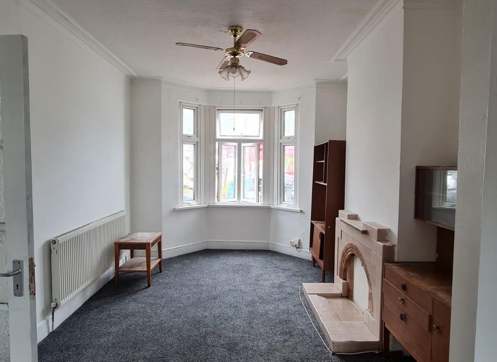 3 bed terraced house to rent in Kingsley Road, Hounslow TW3 Zoopla
