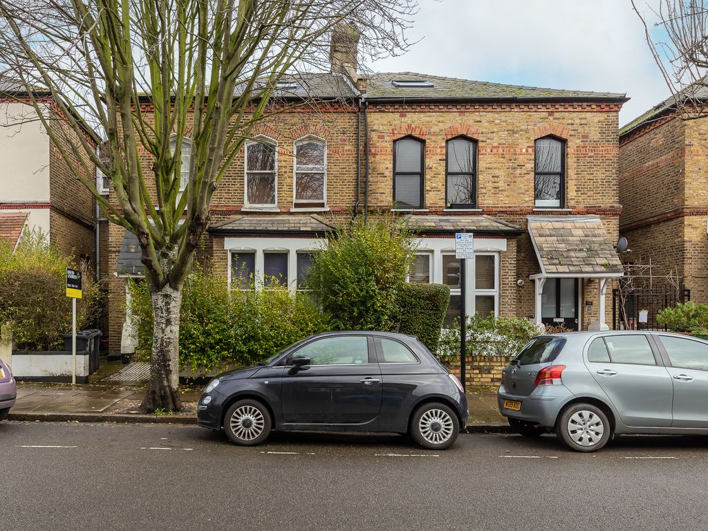 Studio to rent in Finsbury Park Road, London N4, £700 pcm Zoopla