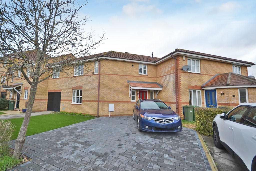3 bed terraced house for sale in Lindisfarne Drive, Monkston, Milton
