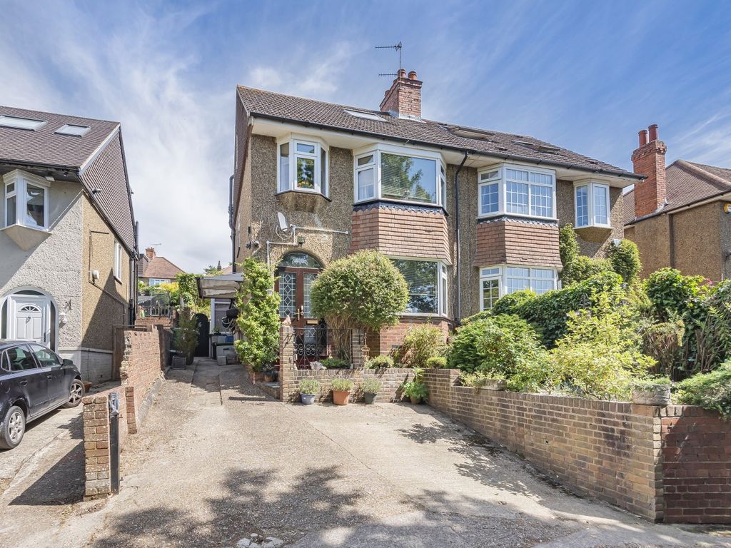 4 bed semidetached house for sale in Hillview Drive, Redhill RH1 Zoopla