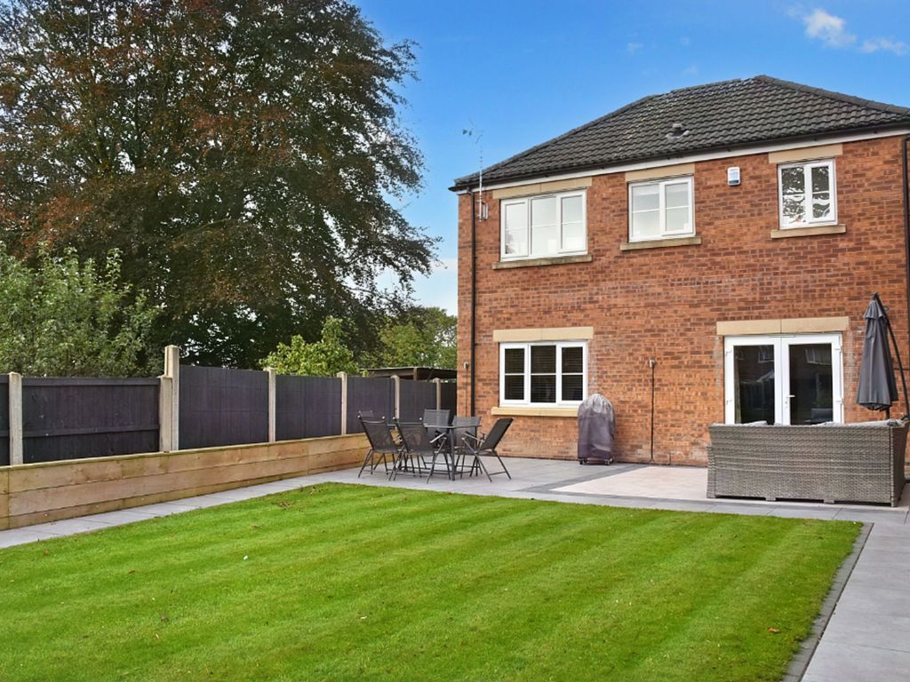 4 bed detached house for sale in Mayfield Drive, Stapleford NG9, £