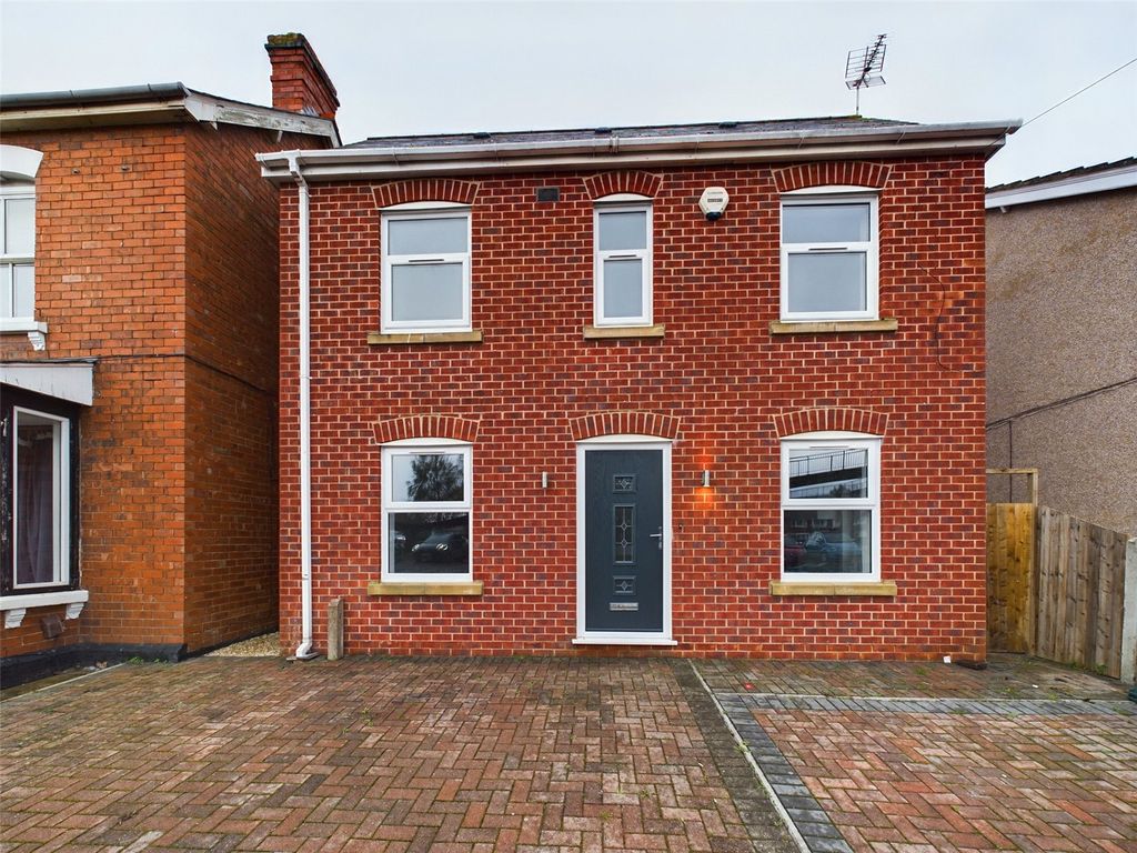 4 bed detached house for sale in Eastern Avenue, Gloucester
