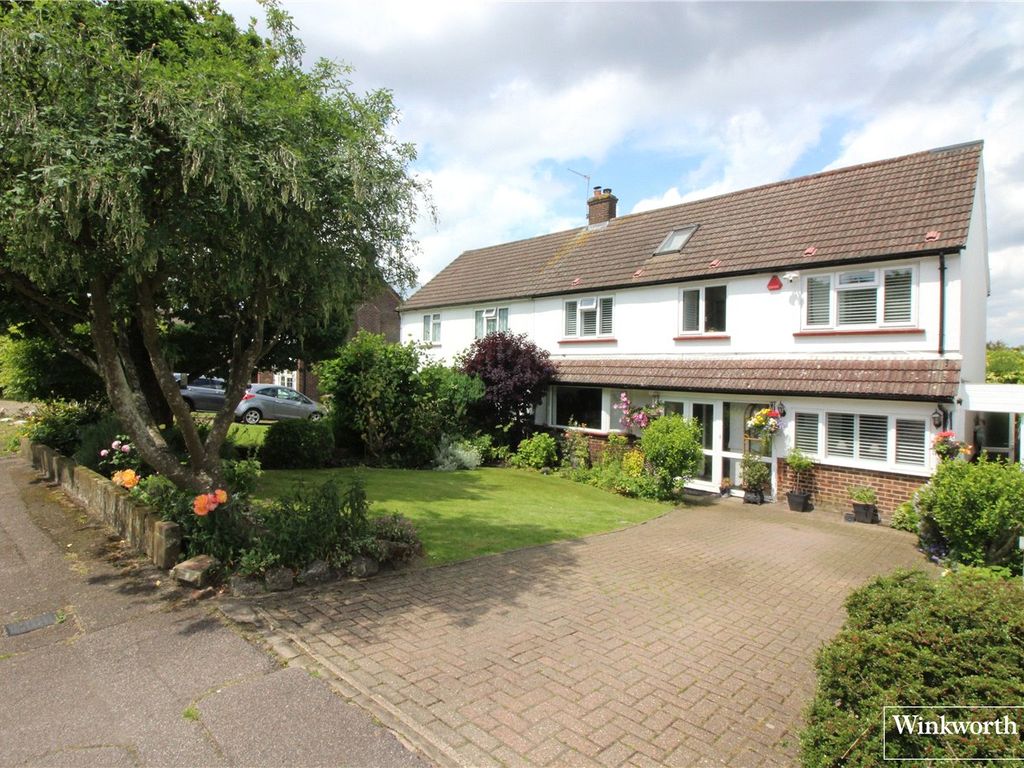 6 bed semidetached house for sale in Carrington Avenue, Borehamwood