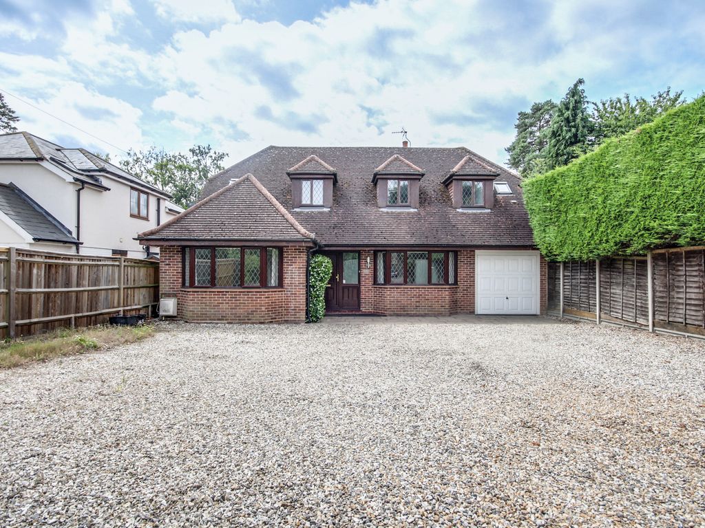 5 bed detached house to rent in Nine Mile Ride, Finchampstead