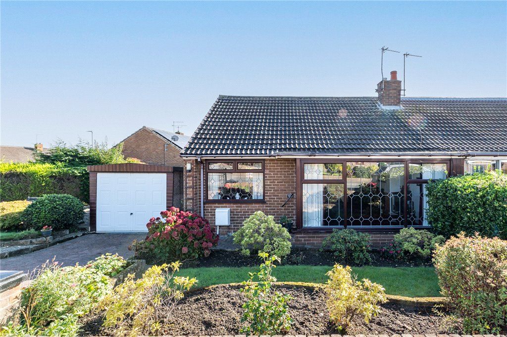2 bed bungalow for sale in Croft House Rise, Morley, Leeds, West
