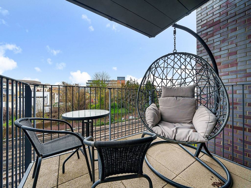 1 bed flat to rent in Danvers Avenue, Battersea, London SW11 Zoopla