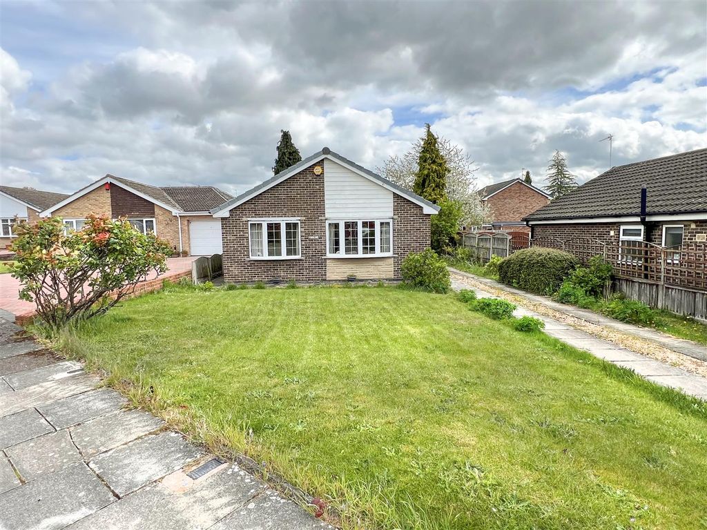 3 bed detached bungalow for sale in Tatenhill Gardens, Cantley