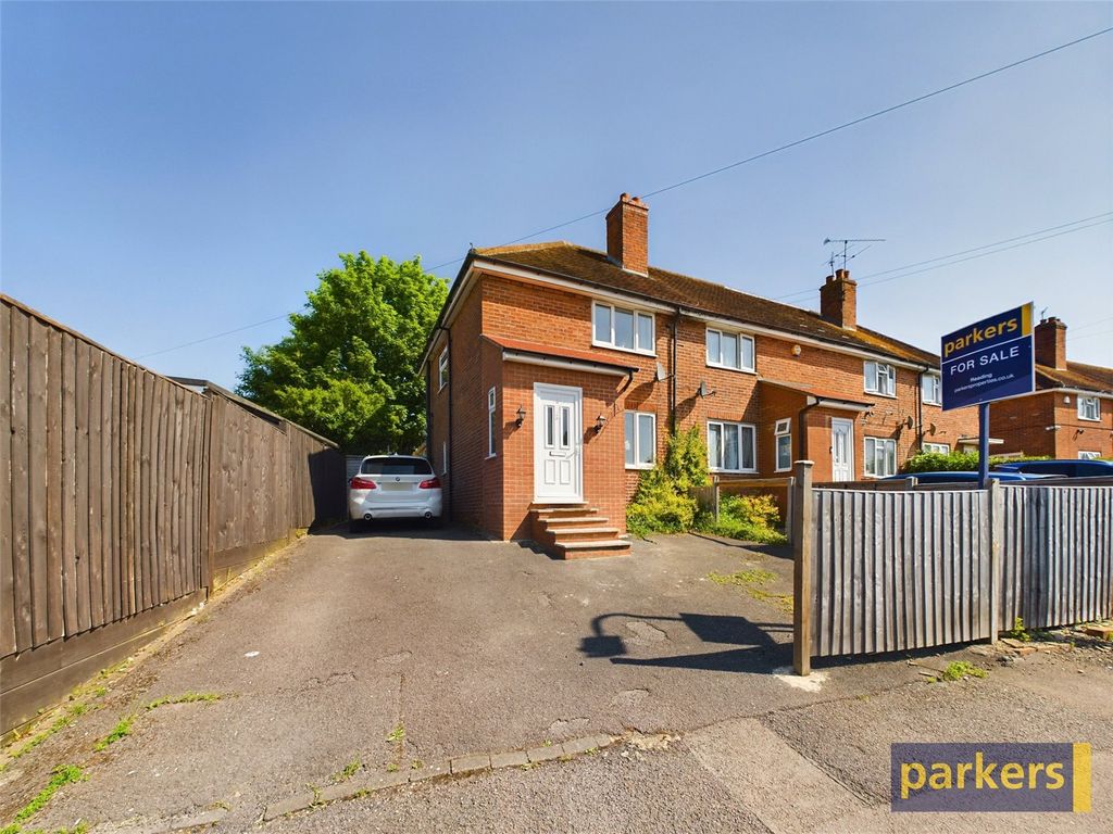 2 bed semidetached house for sale in Callington Road, Reading
