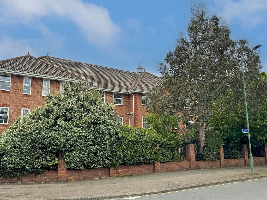 1 bed flat to rent in Tavern Close, Carshalton, Surrey SM5, £1,100 pcm Zoopla