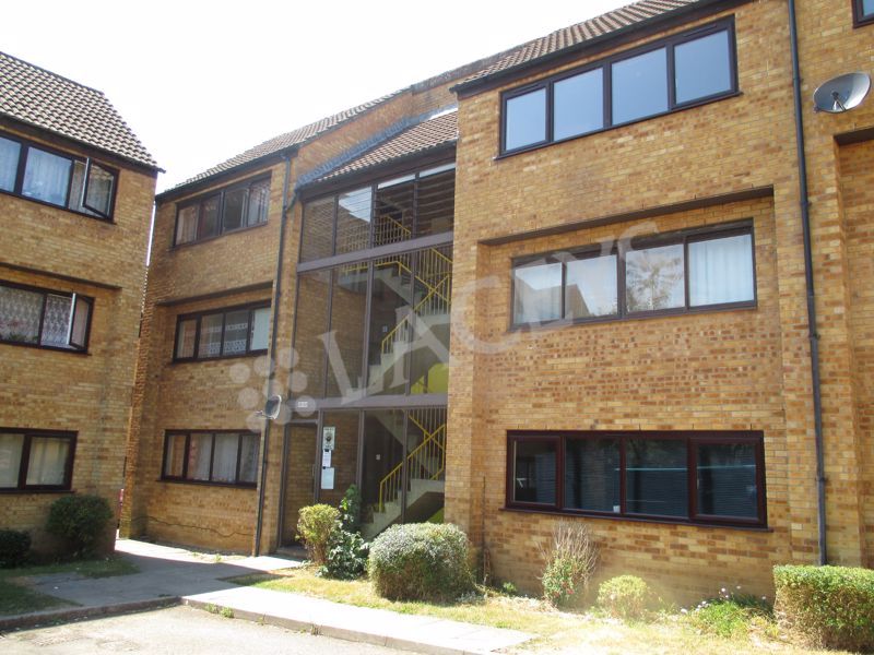 1 bed flat to rent in Ivel Court, Yeovil BA21 Zoopla