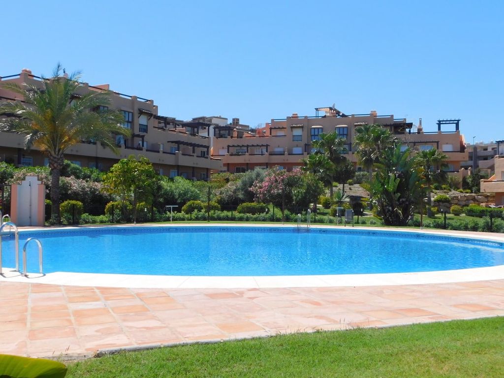 3 bed apartment for sale in Casares Del Sol, Casares, Málaga, Andalusia
