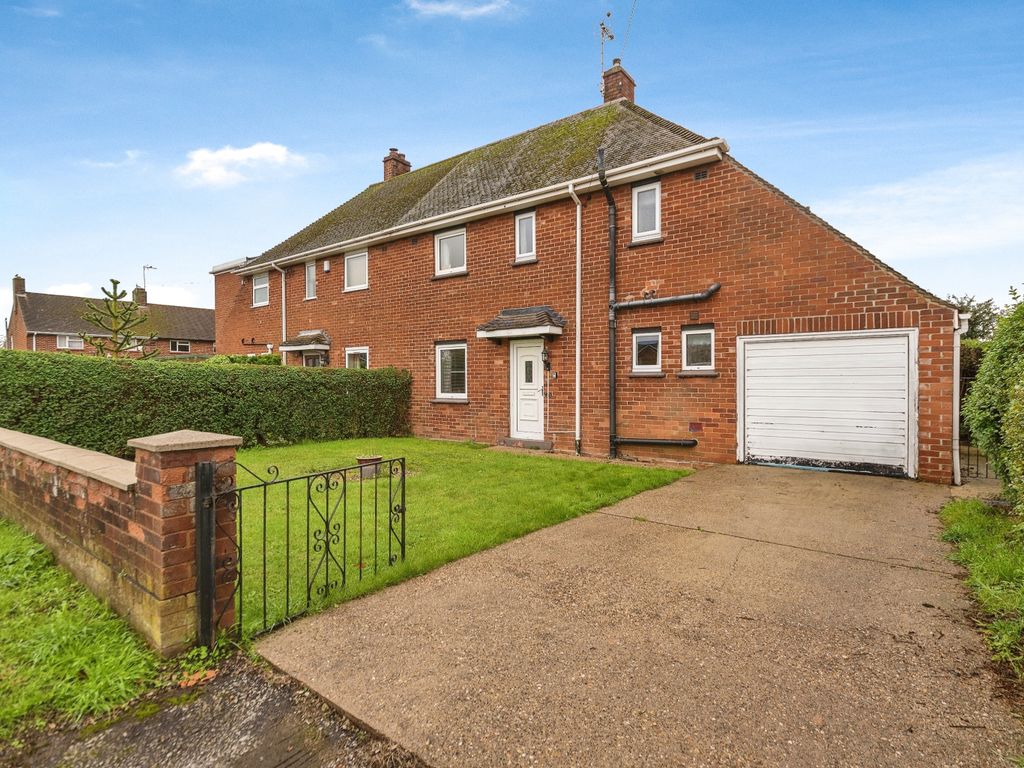 3 bed semidetached house for sale in Swinderby Road, Collingham
