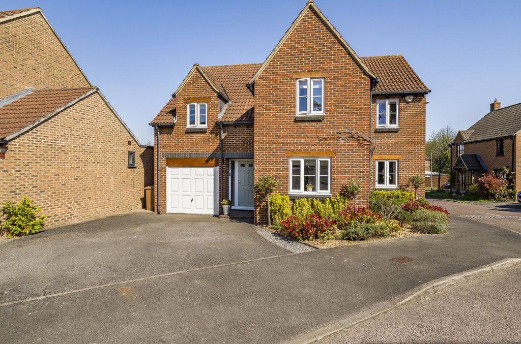 4 bed detached house for sale in Marbull Way, Warfield, Bracknell RG42