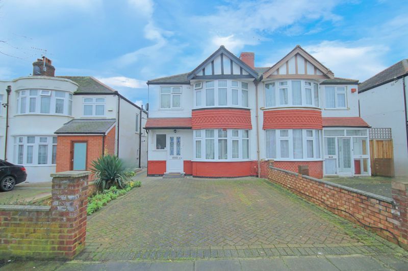 3 bed semidetached house for sale in Conway Crescent, Perivale
