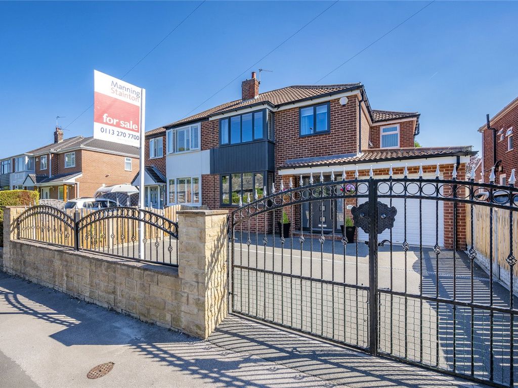 4 bed semidetached house for sale in Town Street, Middleton, Leeds