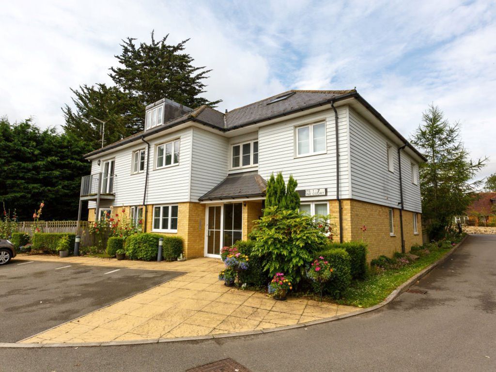 2 bed flat to rent in Stone Court, Borough Green, Sevenoaks TN15, £