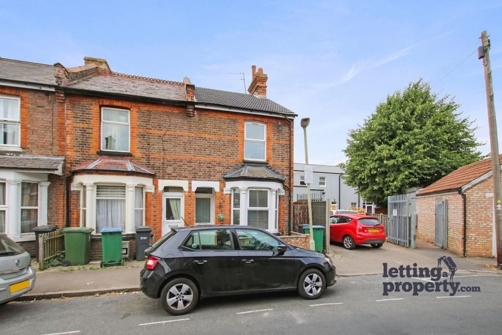 3 bed end terrace house to rent in Burton Avenue, Watford WD18 Zoopla