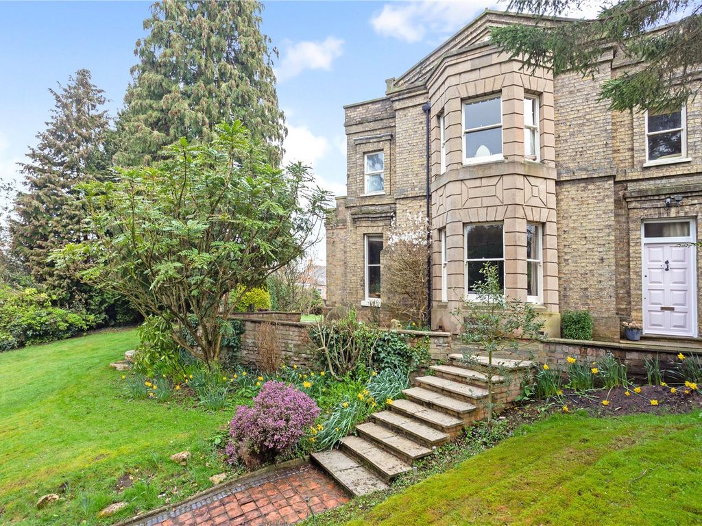 6 bed detached house for sale in Edward Street, Louth, Lincolnshire