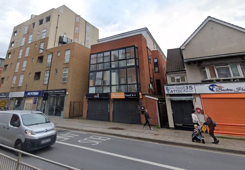 1 bed flat to rent in High Street, Slough SL1, £1,100 pcm Zoopla