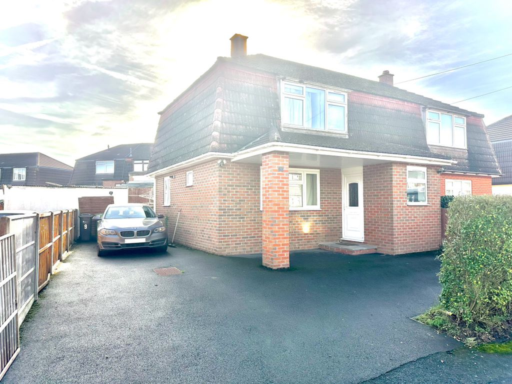 3 bed semidetached house to rent in Escley Drive, Hereford HR2, £995