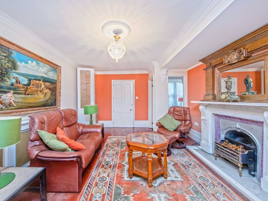 2 bed flat to rent in Richmond Hill, Richmond TW10 Zoopla