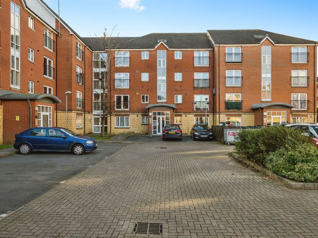 2 bed flat for sale in Balfour Close, Northampton NN2, £75,000 Zoopla
