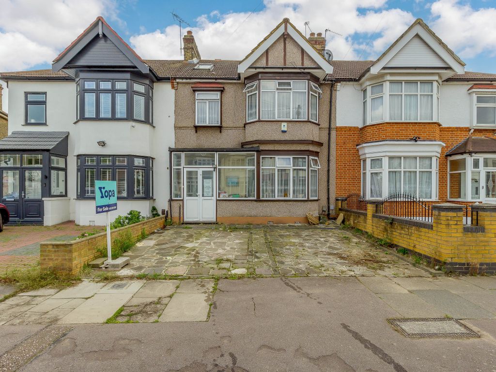 4 bed terraced house for sale in Castleview Gardens, Ilford IG1 Zoopla