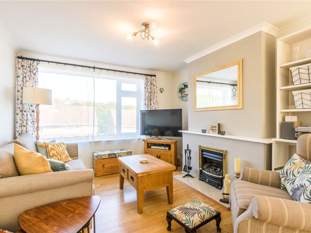 3 bed semidetached house for sale in Crantock Avenue, Headley Park