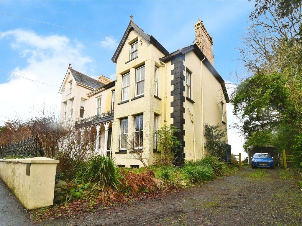6 bed semidetached house for sale in Fishguard Road, Newport