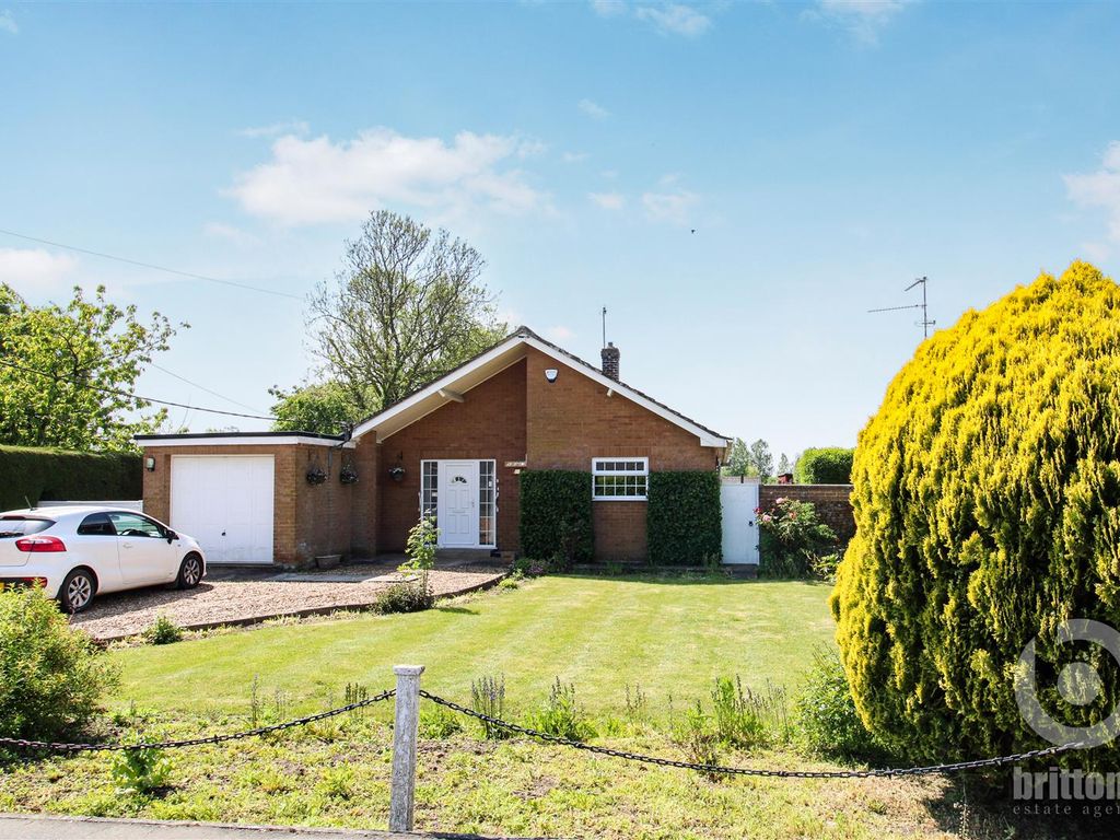 2 bed detached bungalow for sale in School Road, Tilney All Saints