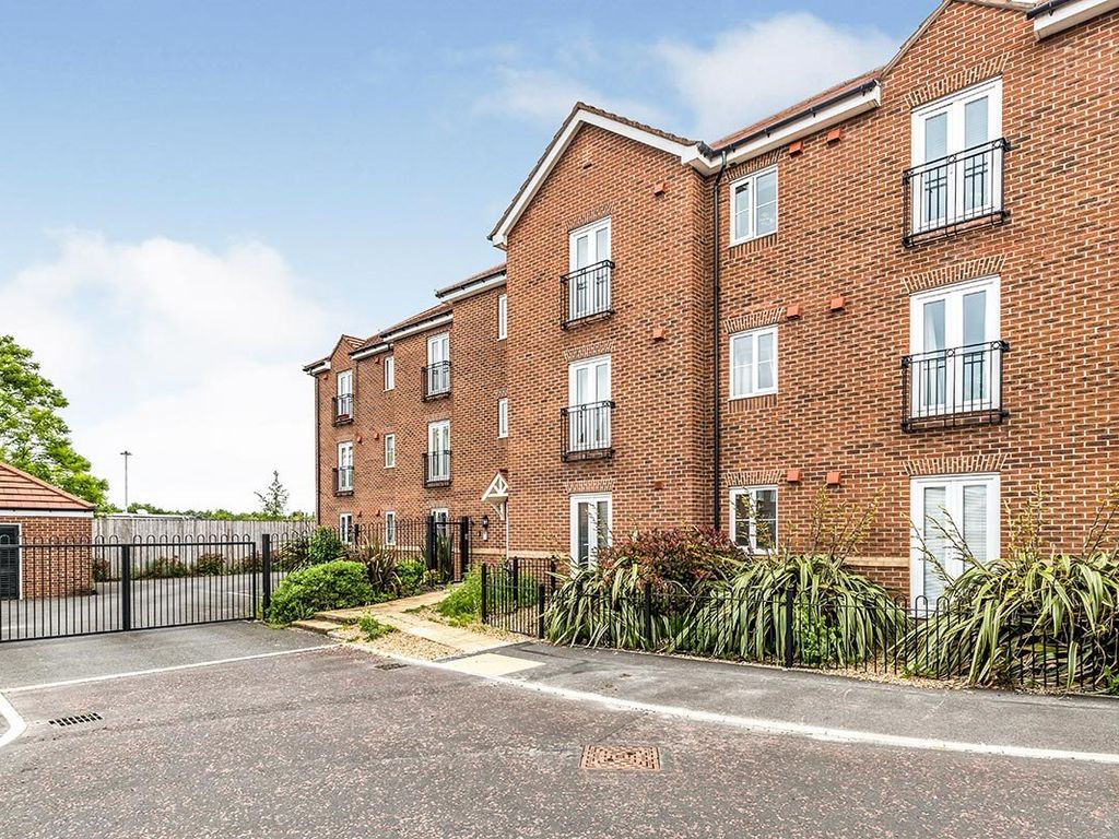 2 bed flat to rent in Warden Street, Manchester, Greater Manchester M40