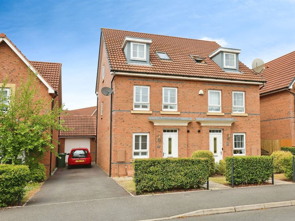 3 bed semidetached house for sale in Nightingale Avenue, Warwick CV34