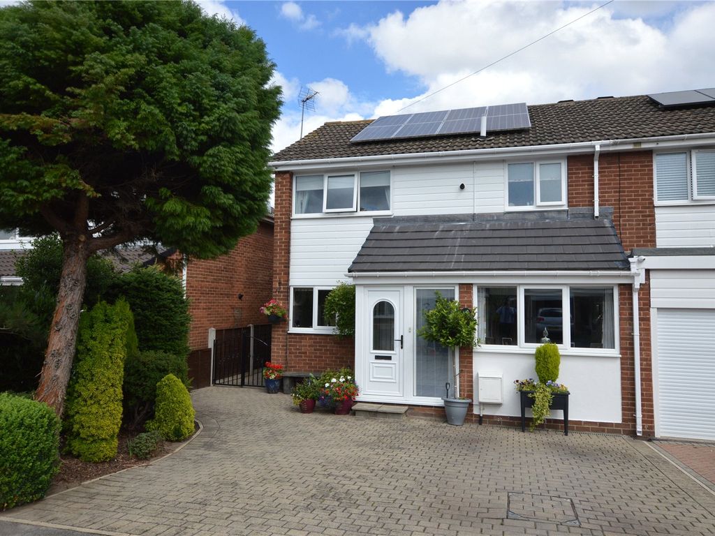 4 bed semidetached house for sale in Whitehall Croft, Rothwell, Leeds