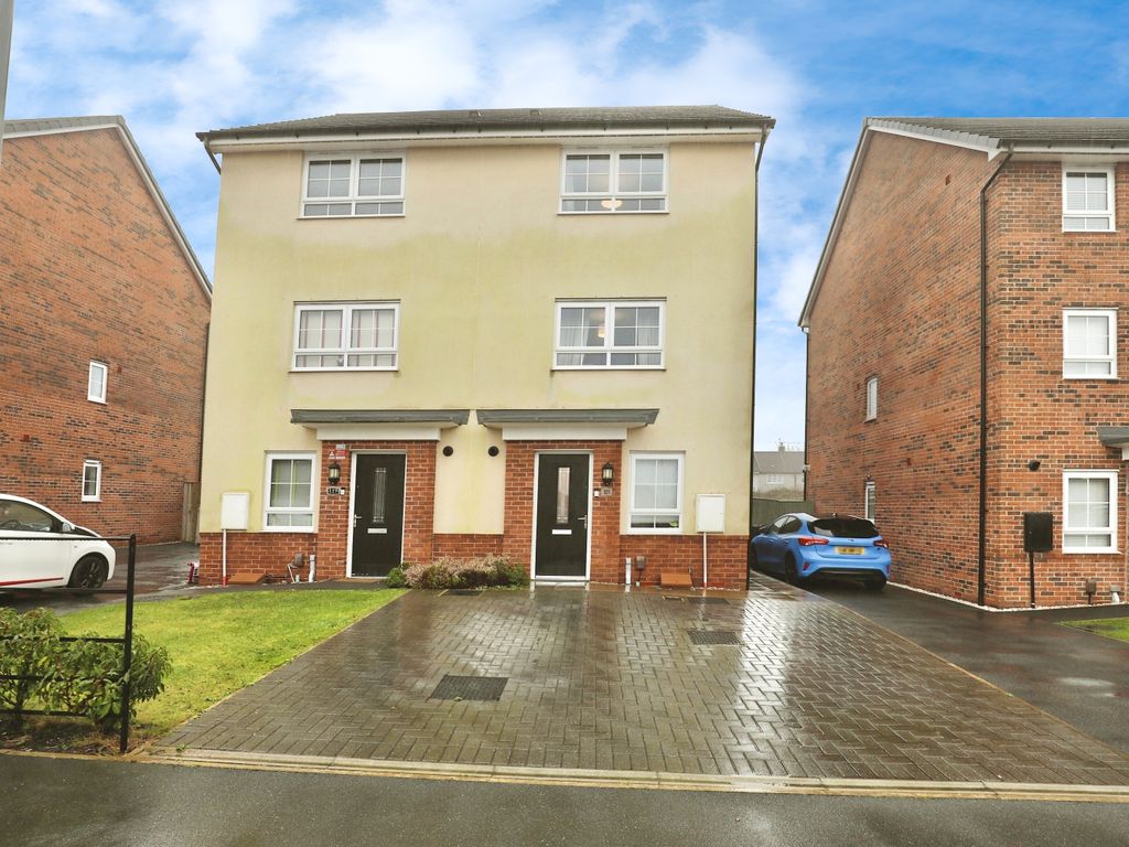 4 bed semidetached house for sale in Stratford Drive, Prescot L34, £