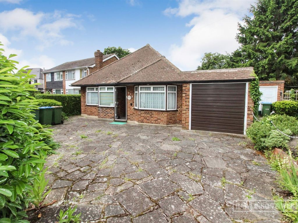 3 bed detached bungalow for sale in High Street, West Molesey KT8, £