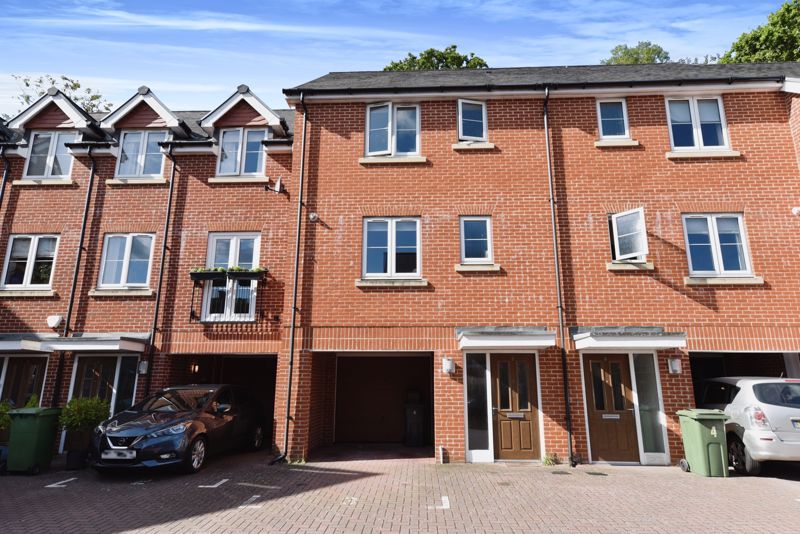 3 bed town house for sale in Barrel Mews, Horndean, Waterlooville PO8
