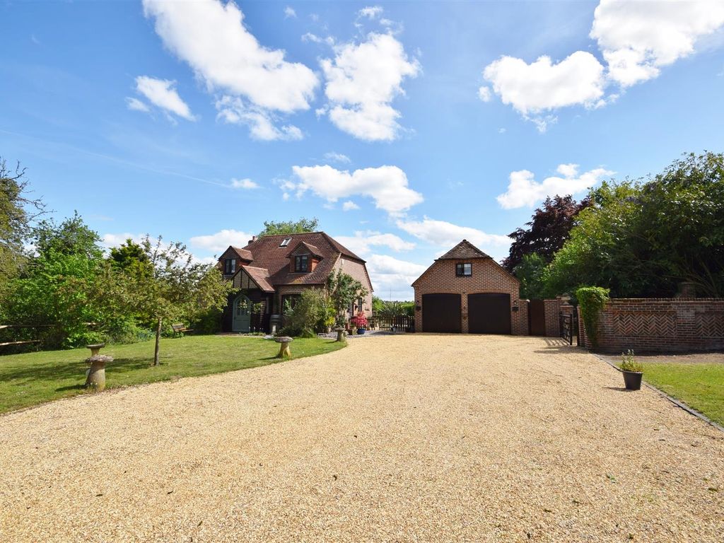 3 bed cottage for sale in Crondall Lane, Dippenhall, Farnham GU10 Zoopla