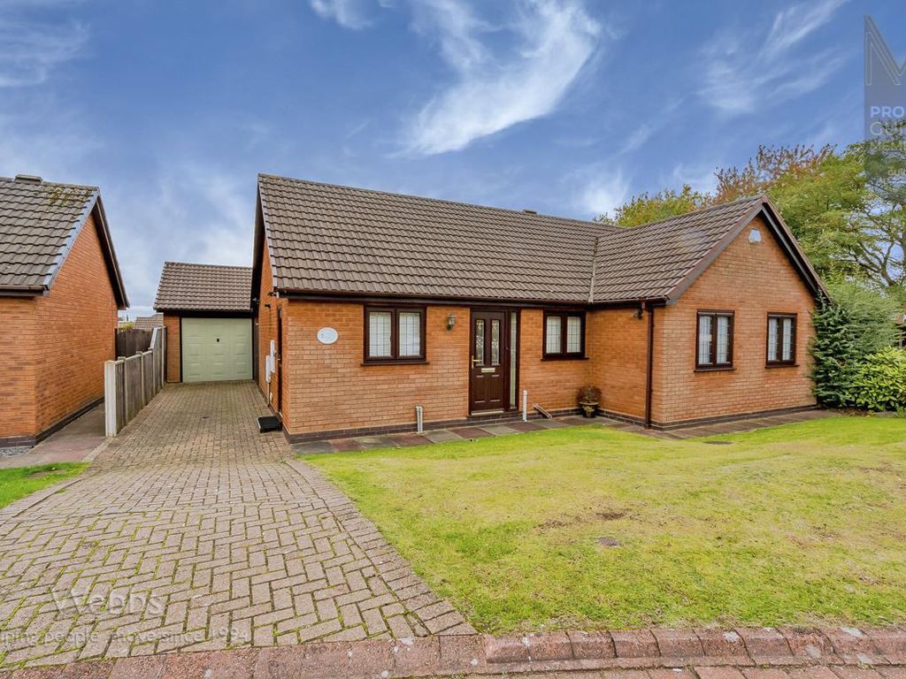 3 bed detached bungalow for sale in Bluebell Close, Hednesford, Cannock