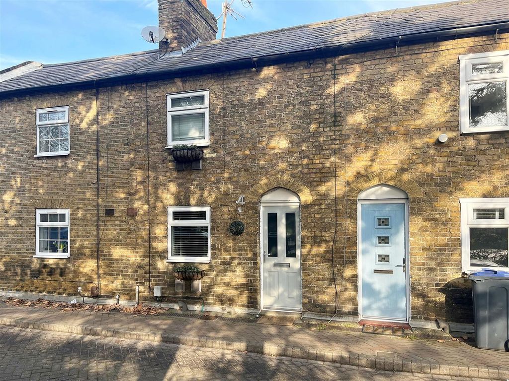 2 bed terraced house for sale in Hertingfordbury Road, Hertford SG14